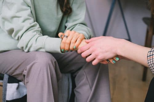 Outils pour accompagner un adulte avec TSA : pourquoi les utiliser et comment ?