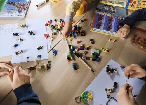 Animer des ateliers de codage avec LEGO®️ pour apprendre à raisonner et à développer de nouvelles stratégies