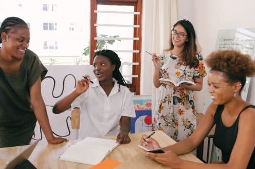 Créer des programmes psycho-éducatifs d’accompagnement pour des adultes avec TSA
