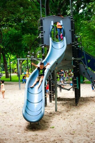 Les bienfaits des activités en plein air pour les personnes présentant des troubles neurodéveloppementaux et autres besoins spécifiques